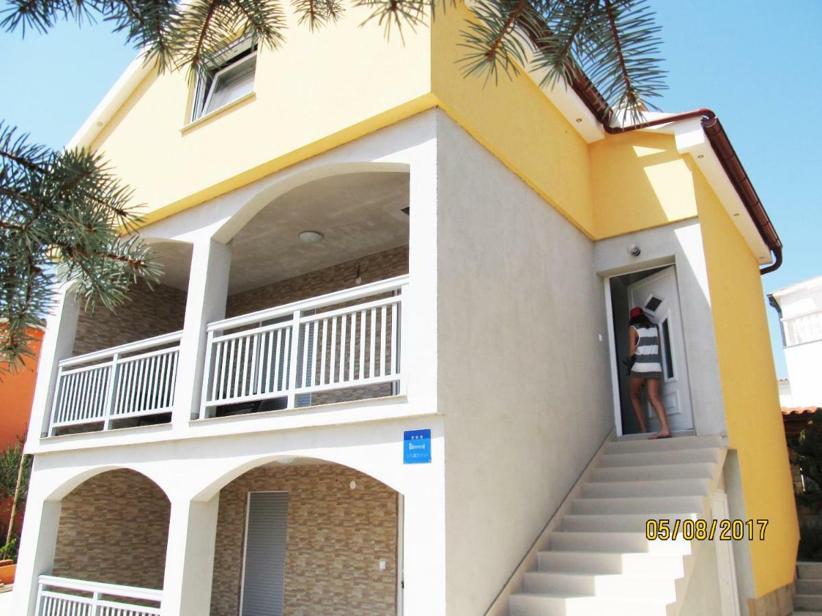 Apartmani Mala Sirena มาสเลนีซา ภายนอก รูปภาพ