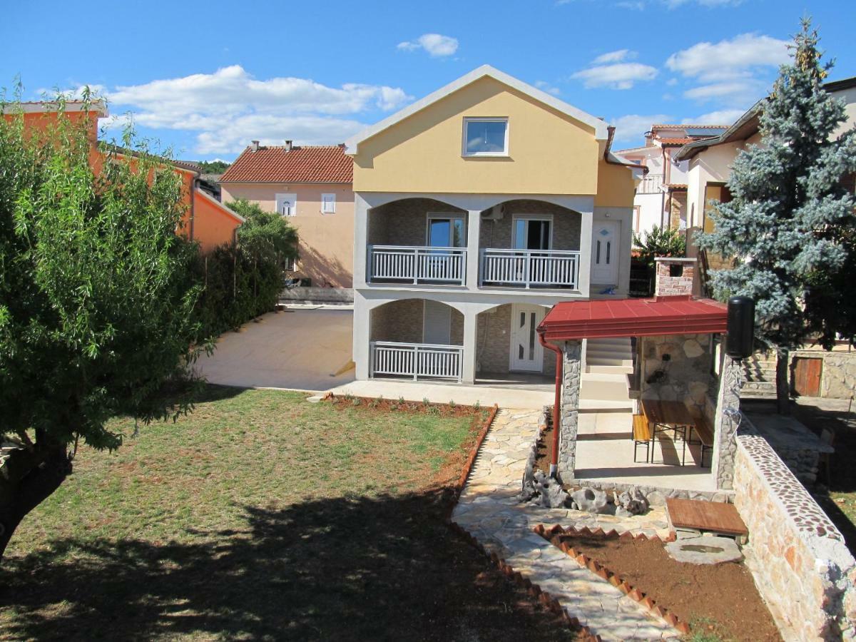 Apartmani Mala Sirena มาสเลนีซา ภายนอก รูปภาพ