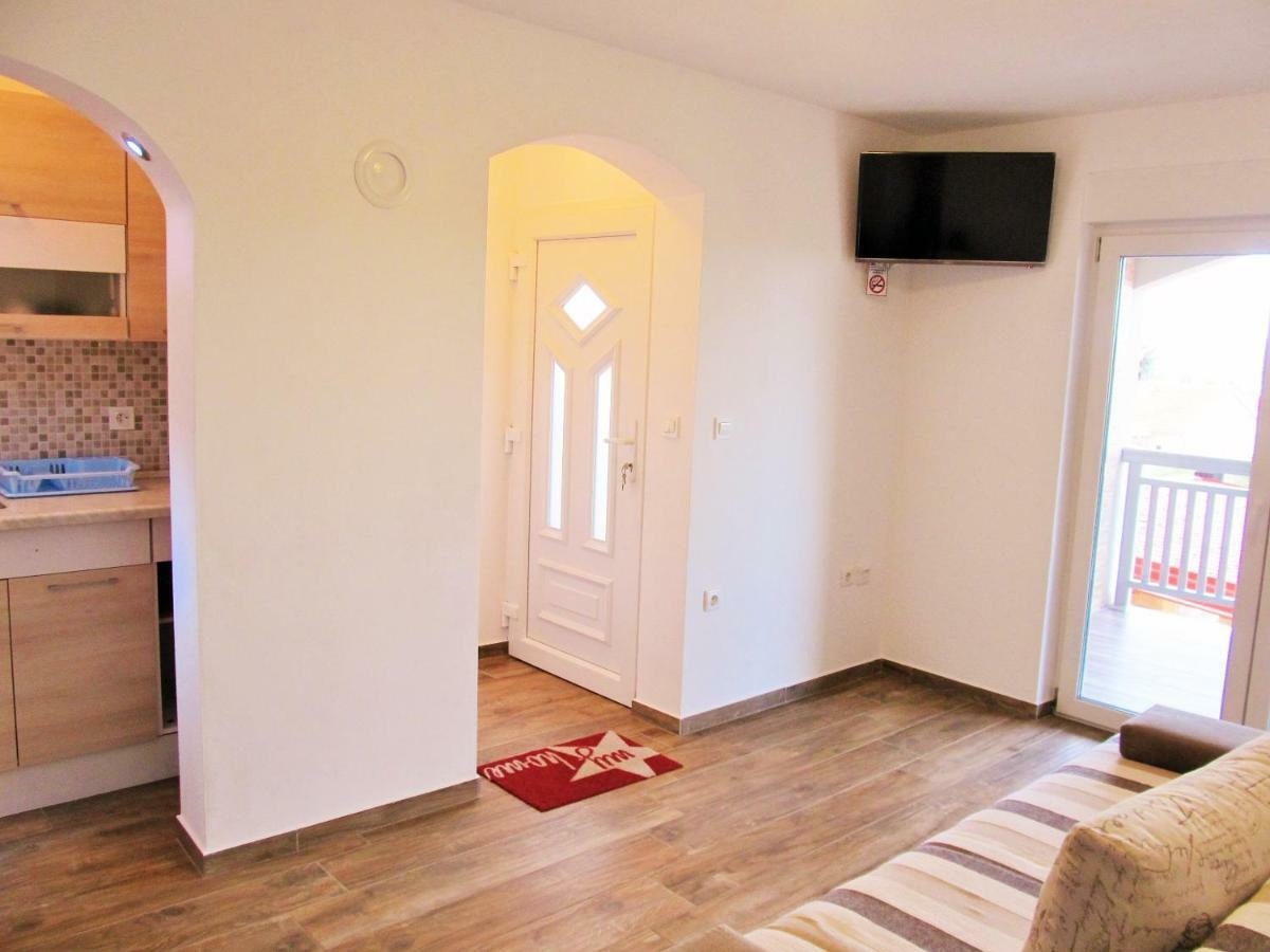 Apartmani Mala Sirena มาสเลนีซา ภายนอก รูปภาพ
